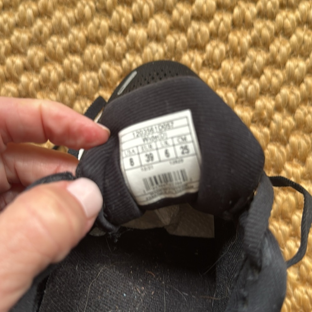 Brooks Ghost 14 - black and silver - size 8 wide - Picture 4 of 5